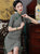Robe chinoise à carreaux et carreaux Cheongsam au genou chic à demi-manches