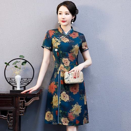 Short Sleeve Cheongsam Top Knee Length Floral Ao Dai Dress with Tassel