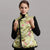 Gilet chinois en brocart floral avec bordure en fourrure et boutons à sangle